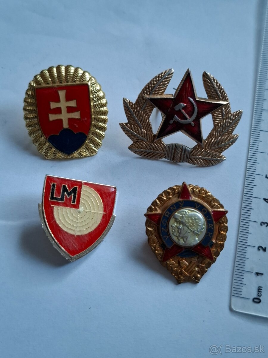 Vojenské odznaky