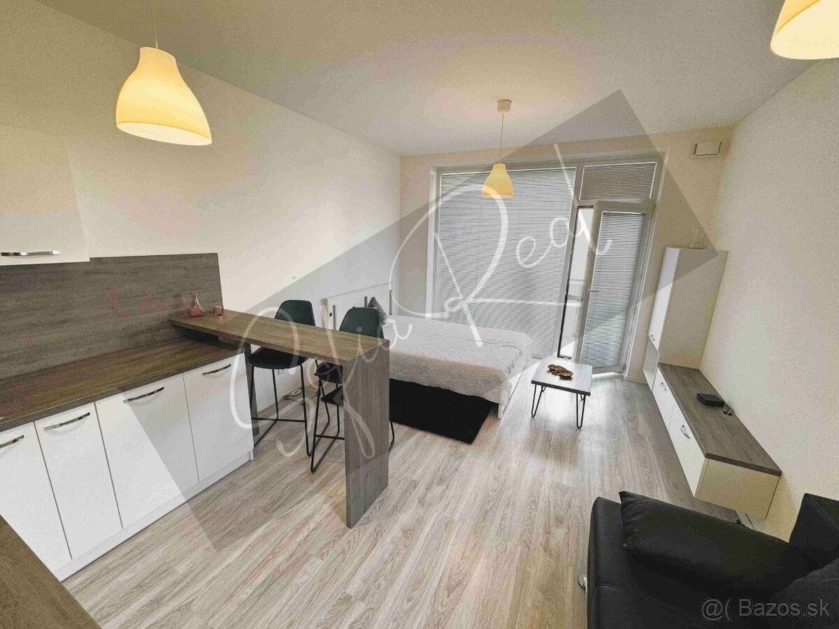 PREDAJ: svetlý 1-izbový byt; balkón; parking; Miloslavov