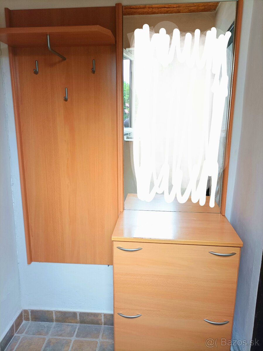 Nábytok do predsiene
