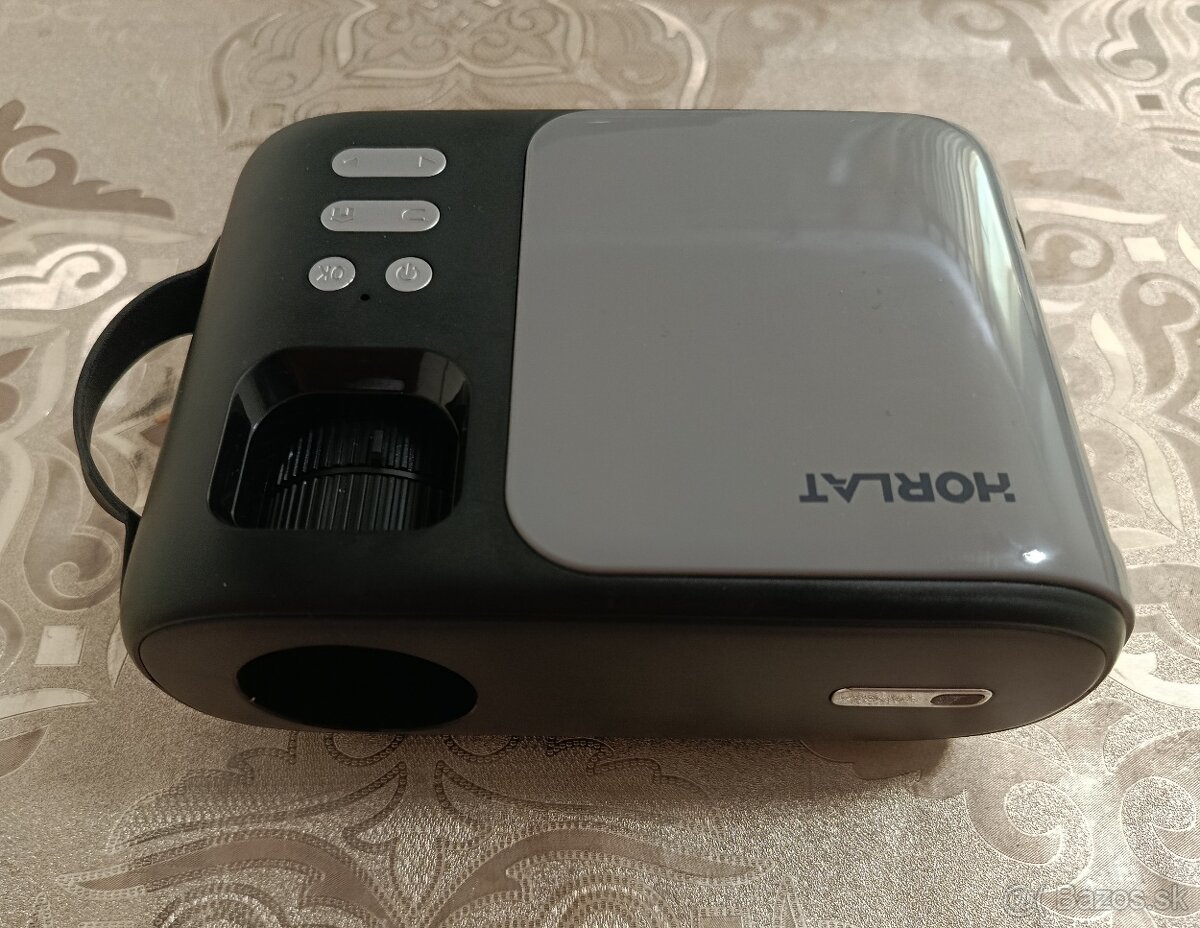 FullHD LED prenosný projektor HORLAT s Wifi Bluetooth
