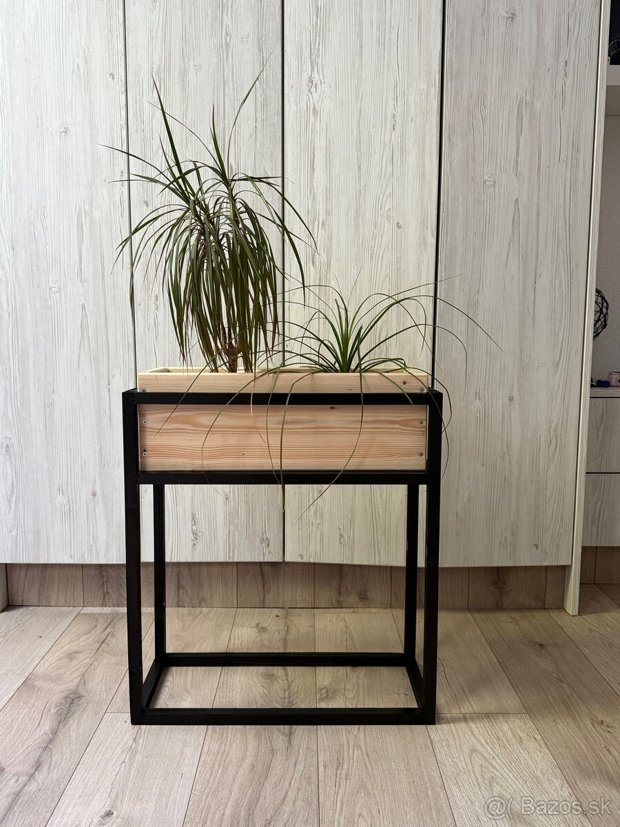 Drevený stojan na kvety,,,