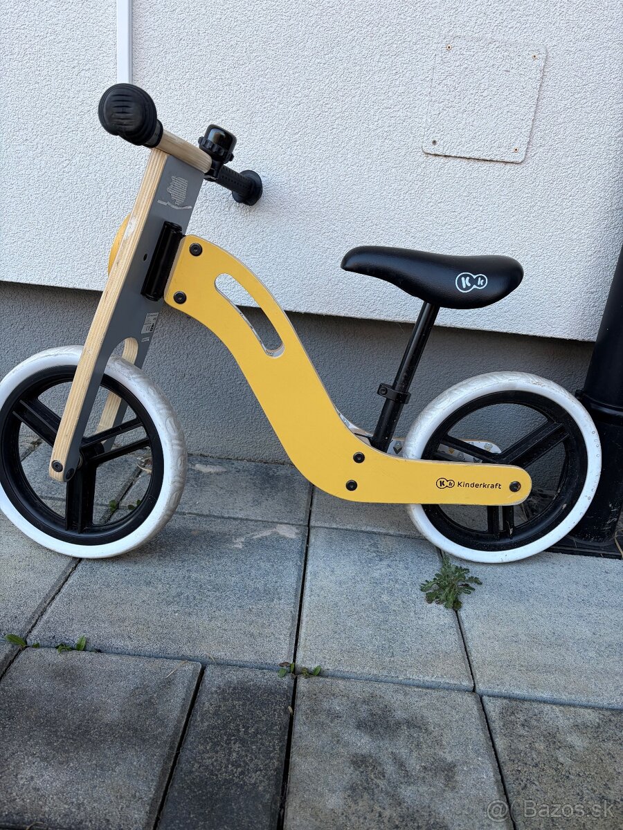 Detské drevené odrážadlo