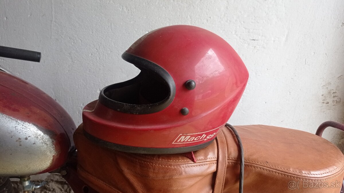 Retro prilba