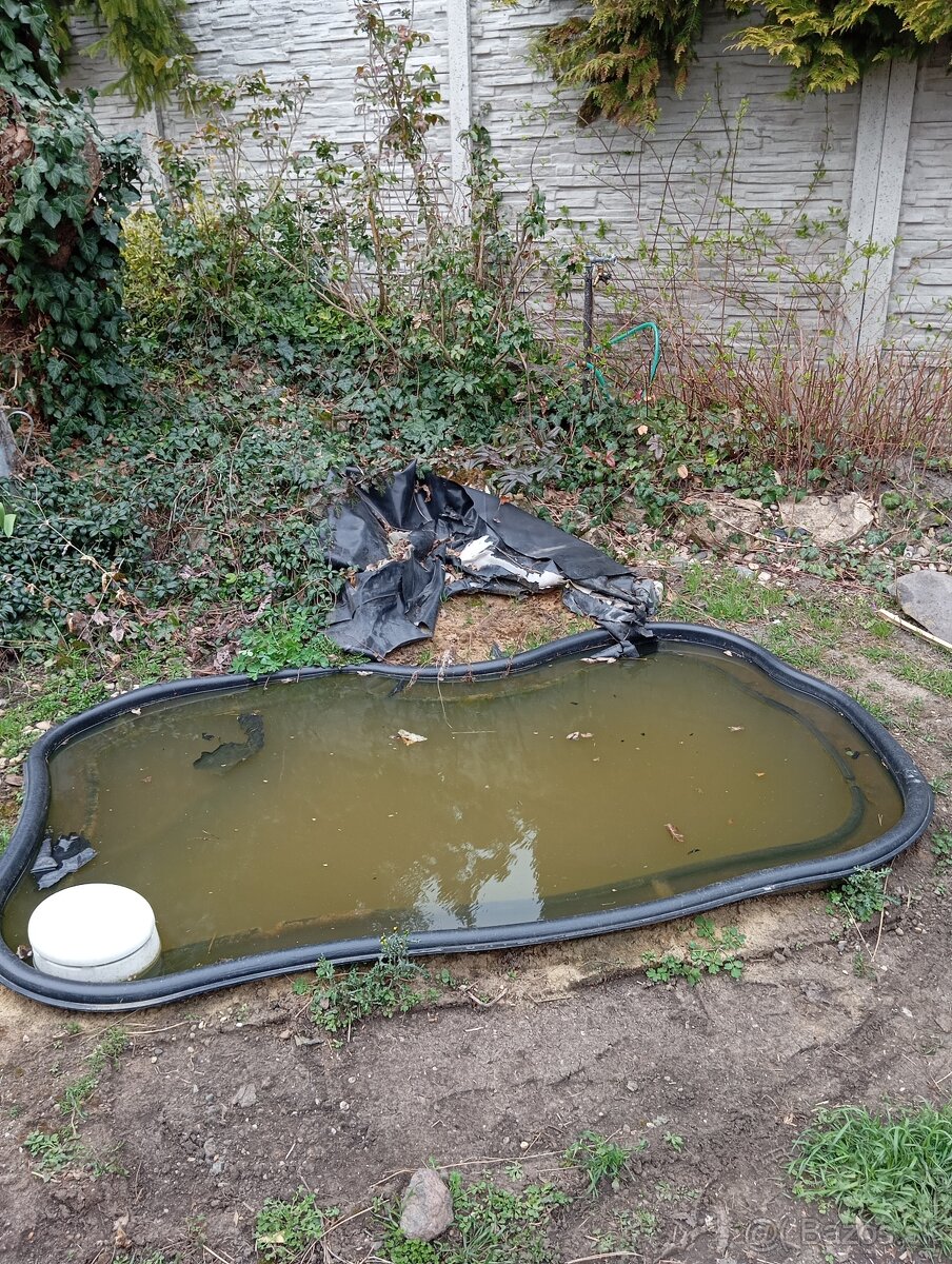 Predám záhradné 1000l jazierko aj sprislušenstvom