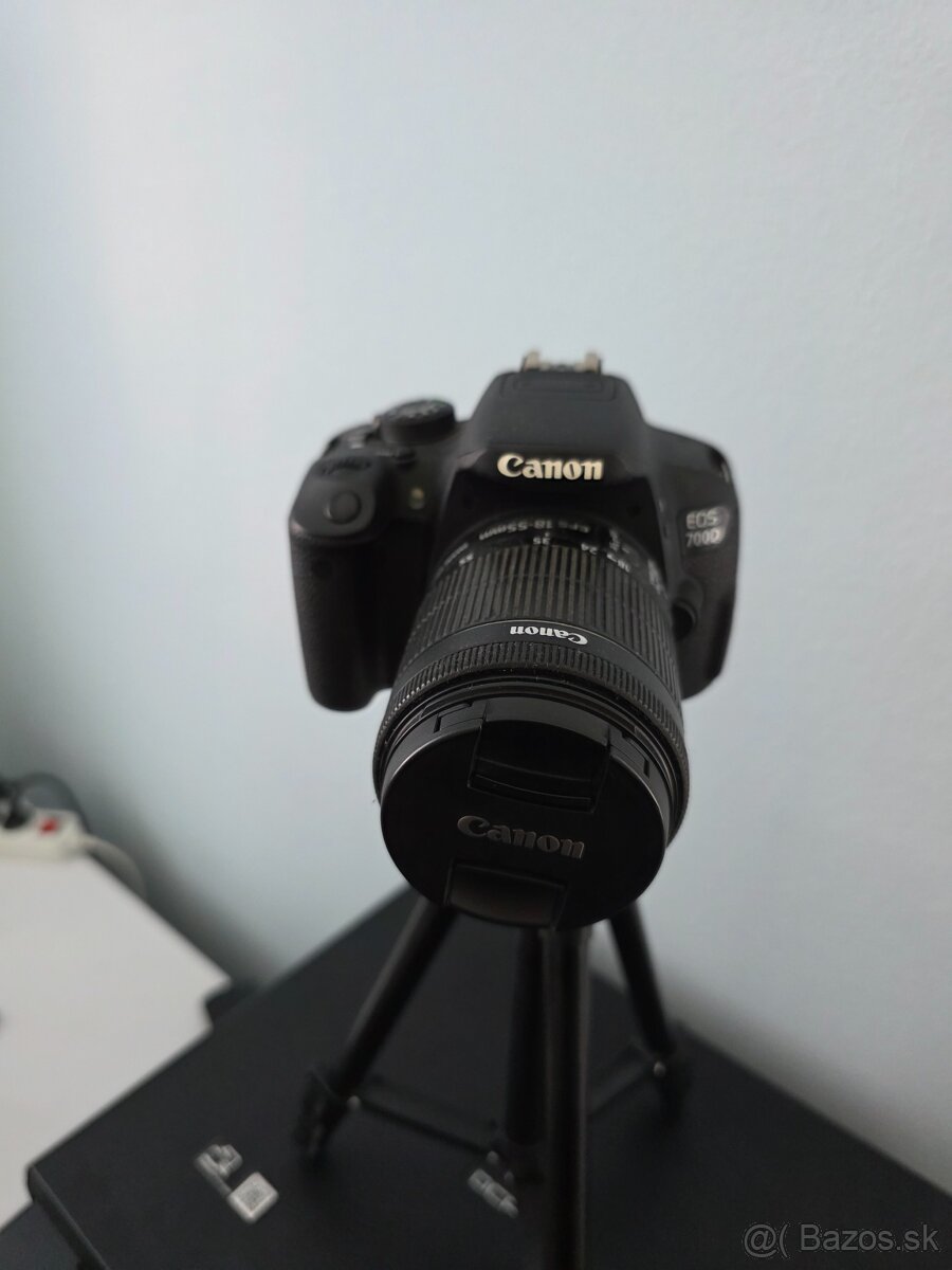 Canon Eos700D s objektivom