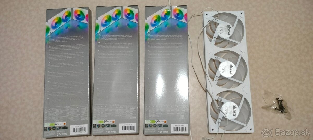 AKASA VEGAS A36 White - 3 kusy + kontrolér na aRGB zdarma