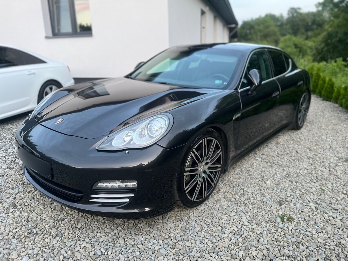 Porsche Panamera 4S 4.8i V8