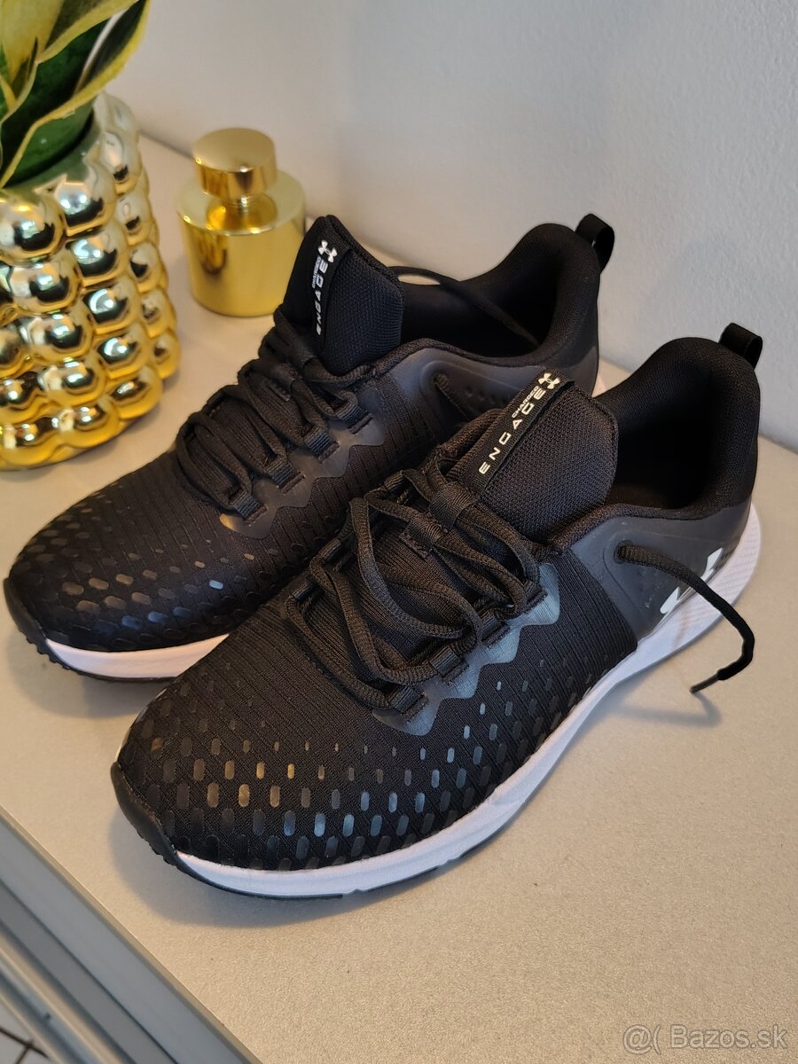 Pánska tréningová obuv Under Armour UA Charged Engage 2 M 30