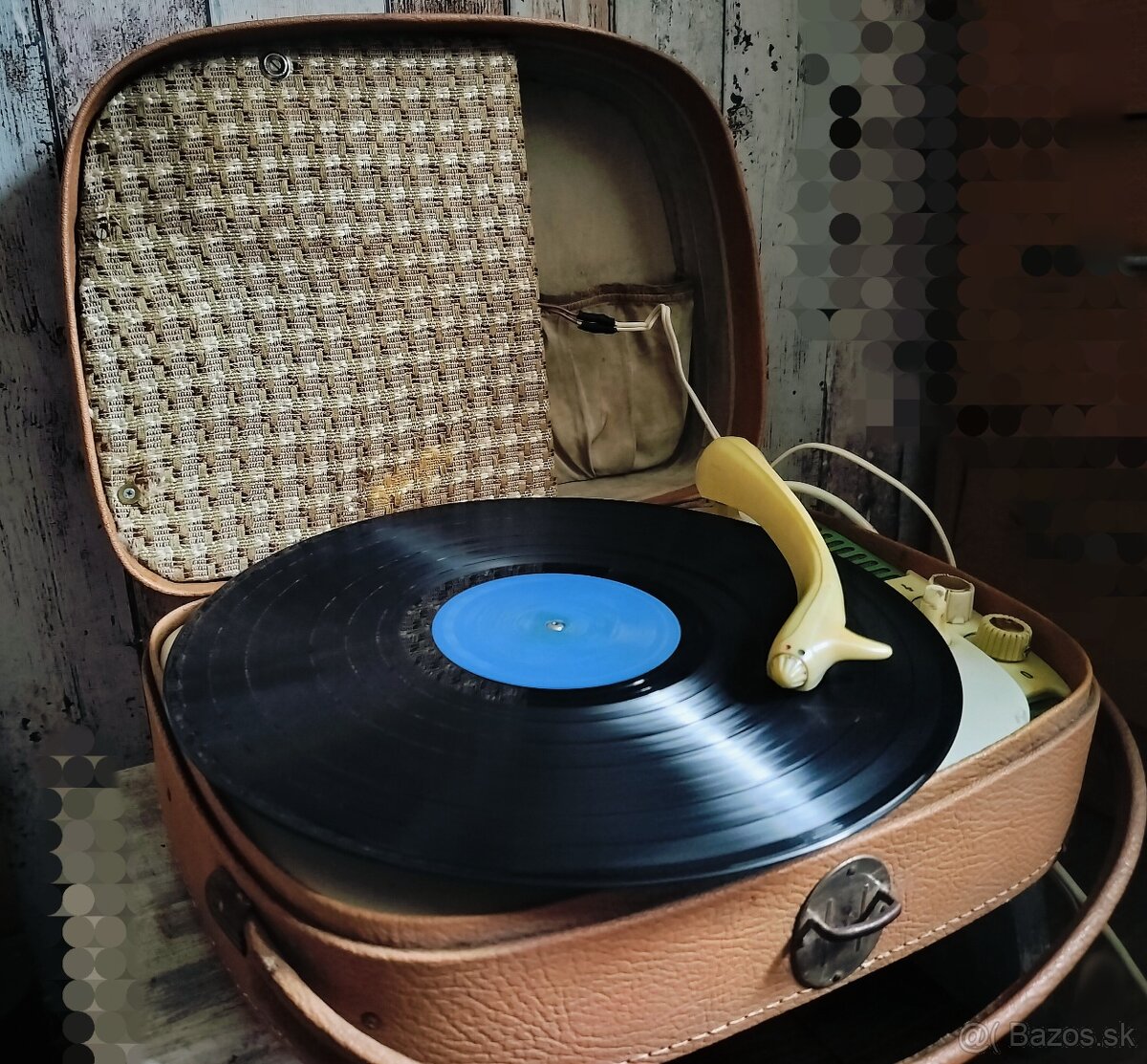 Kufríkový gramofon Supraphon GE080