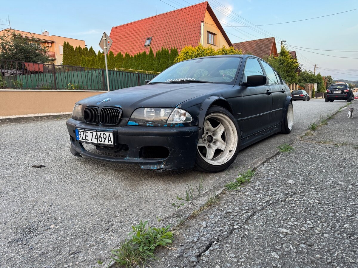 BMW E46 323i street drift