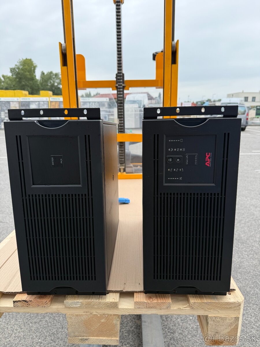Predám 2× UPS APC Smart-UPS XL 3000 (SMA3000XL)