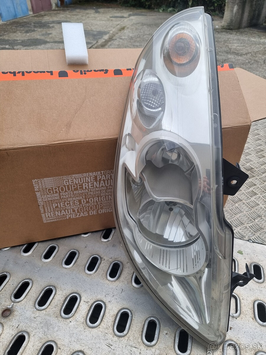 Pravý přední světlomet Renault Master 3