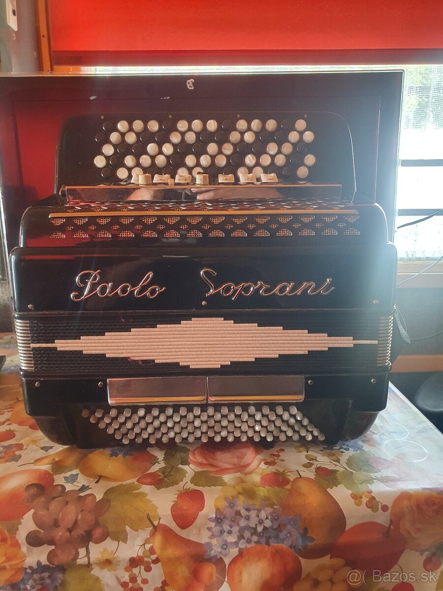 Italský knoflíkový akordeon Paolo Soprani