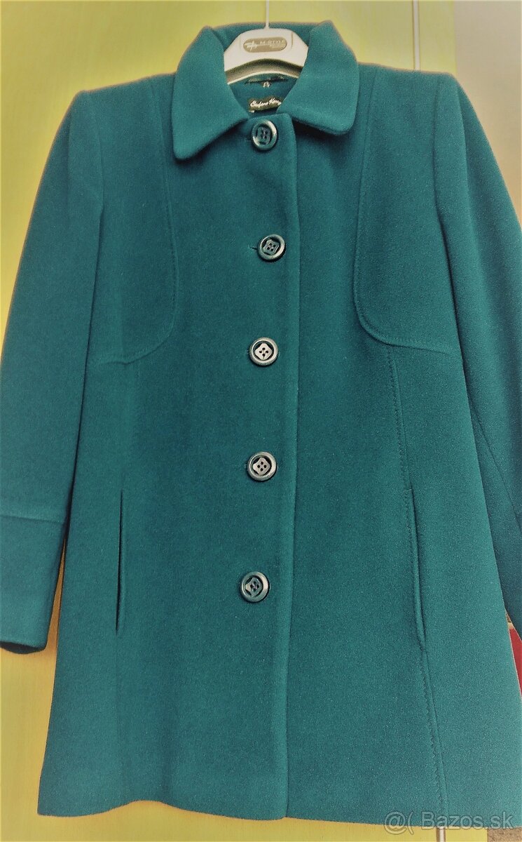 Kabát dámsky, krátky, zimný - predám.