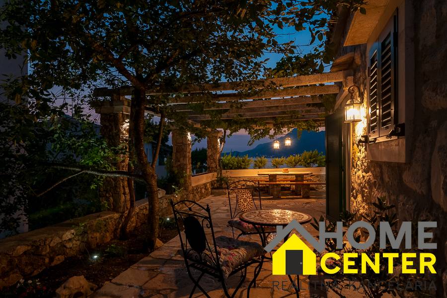 TRADIČNÝ dalmátsky kamenný dom / 322 m² / Dalmátsko, OMIŠ