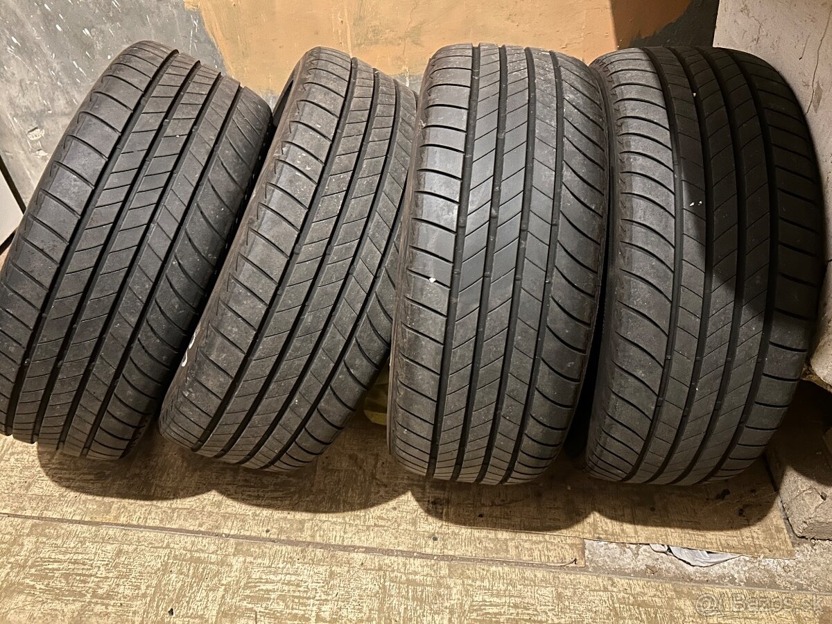 Bridgestone R17 215/45
