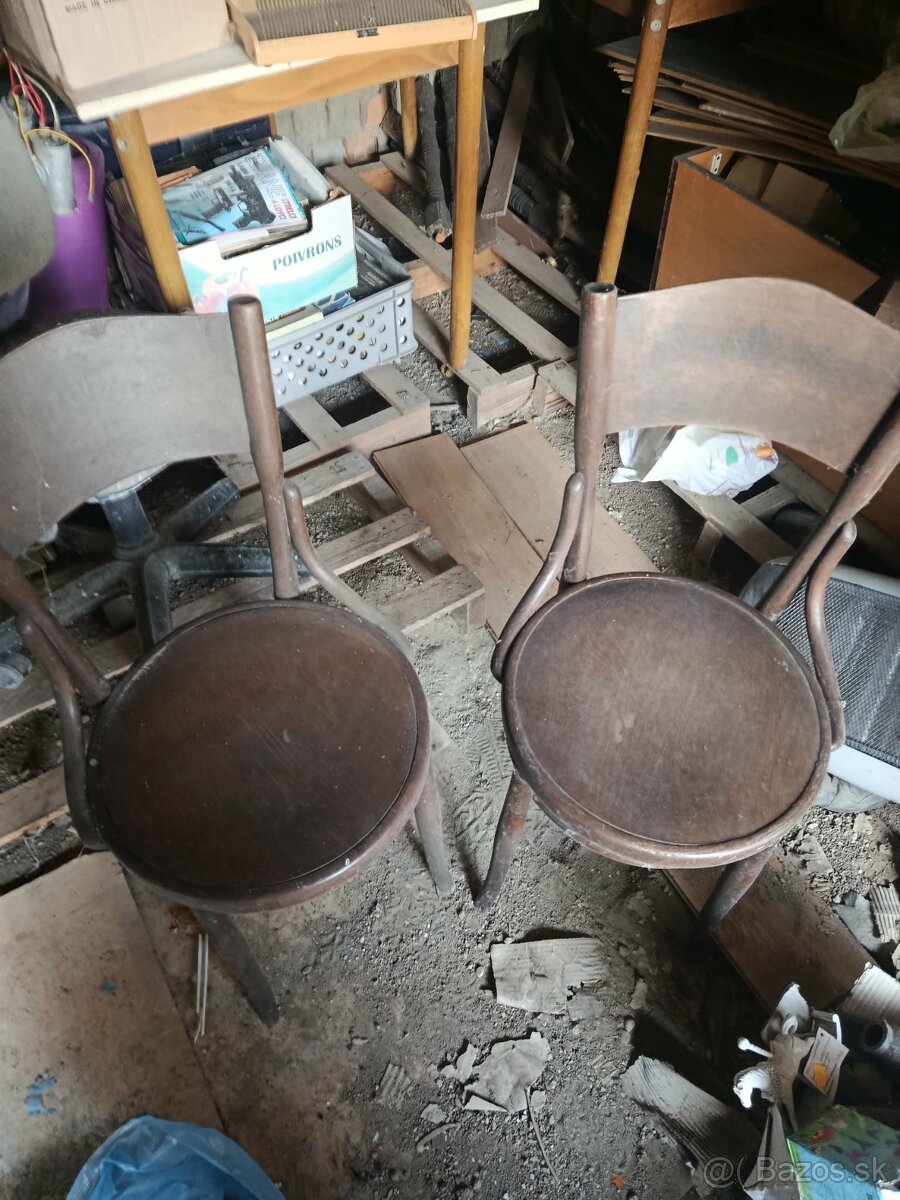 Staré stoličky-pár za 50,-eur