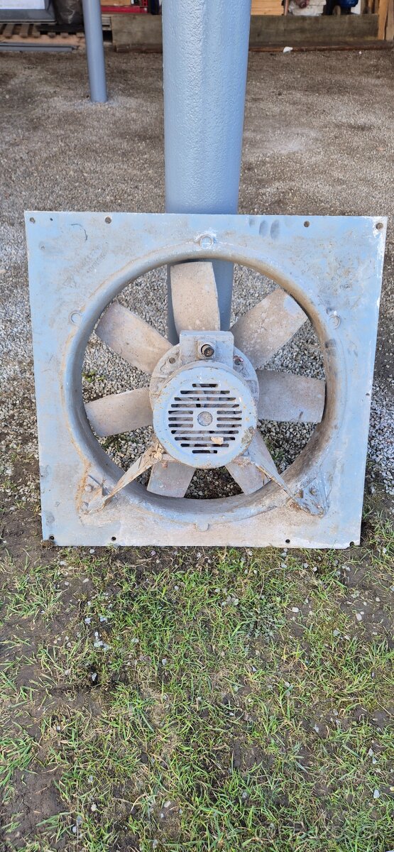 Predam ventilator  do dielne na odsavanie a pilín