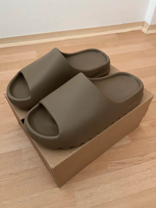 Yeezy slide - earth brown