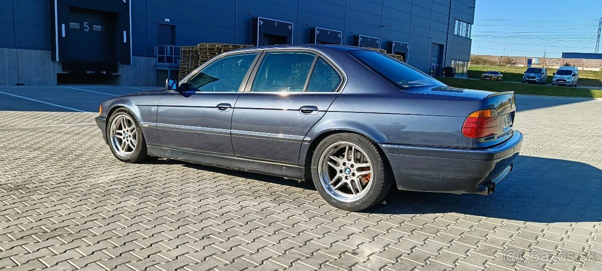 BMW E38 740i, 1998