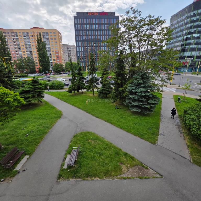 3i Fibichova, pri Auparku, 65m2 + 2x loggia, po novej rekonš