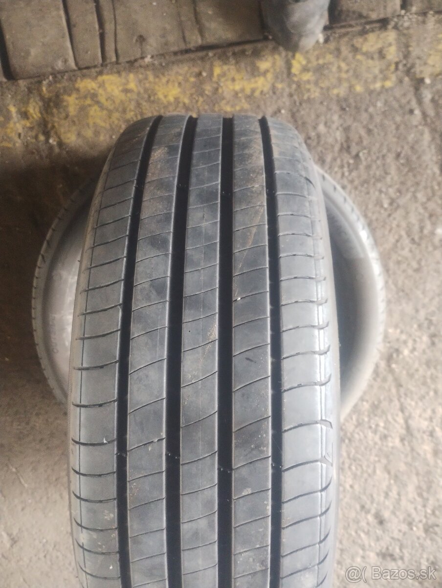 Pneu 205/55R17