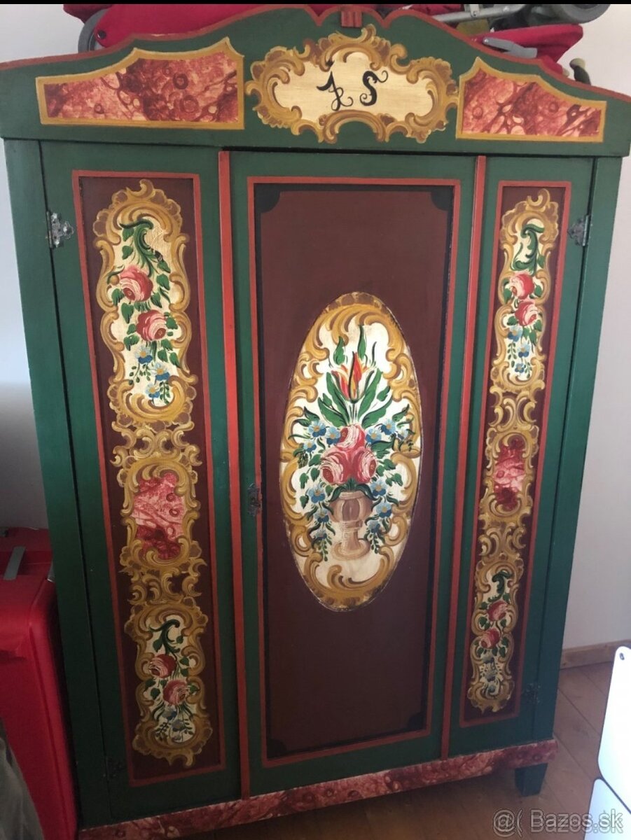 Starožitný maľovaný nábytok