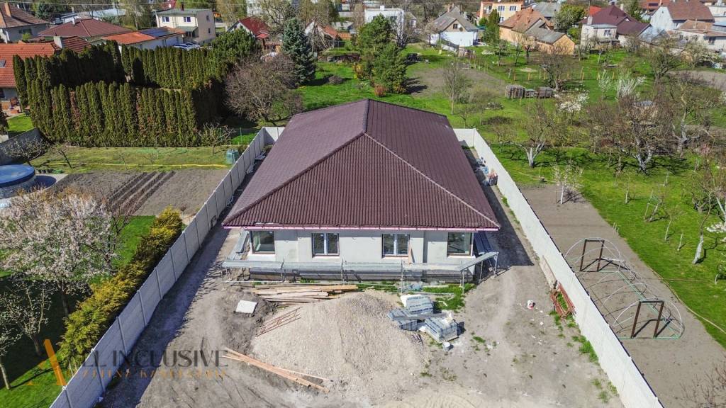 ALL INCLUSIVE | NA PREDAJ 4-IZBOVÝ ROD. DOM-DVOJDOM, BLATNÁ