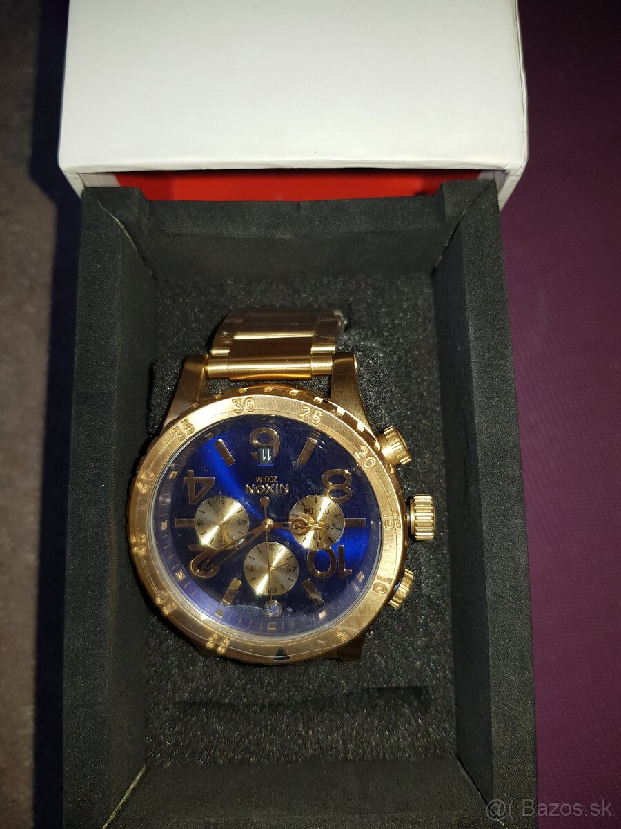 Nixon gold 48-20 chrono