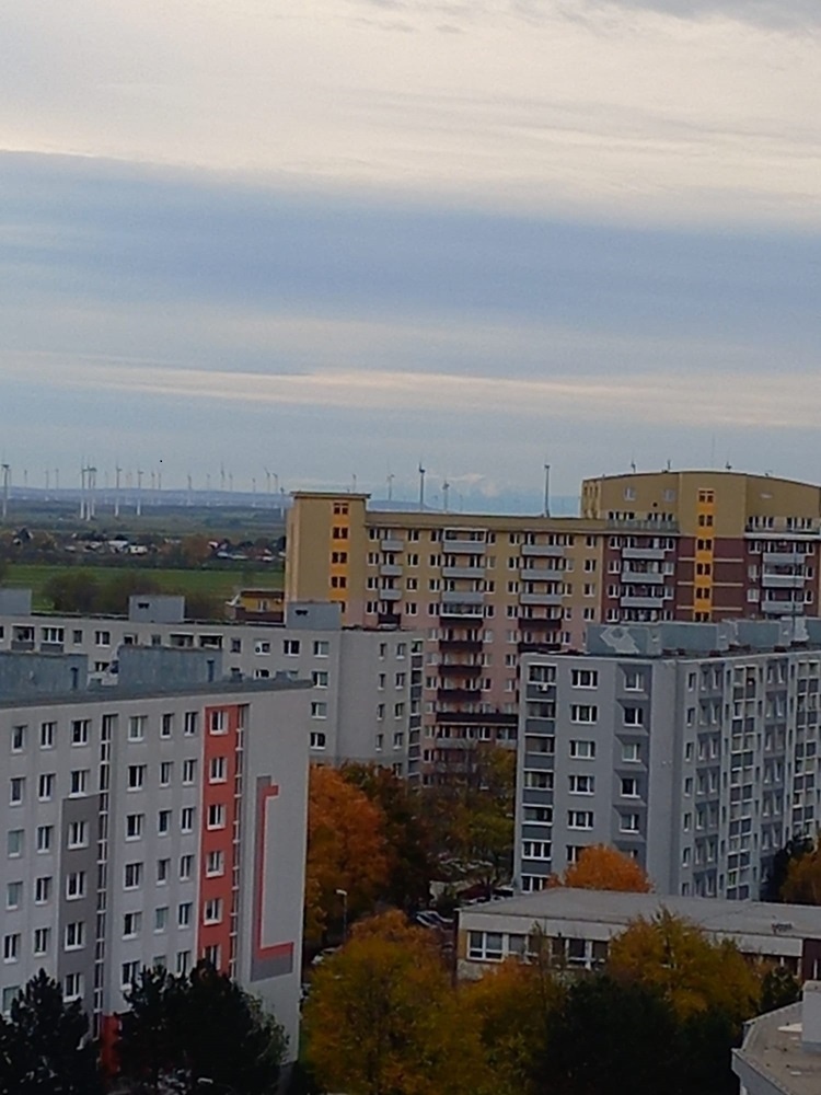 PRENÁJOM - 2 izbový byt s loggiou na Poloreckého ul., BA V