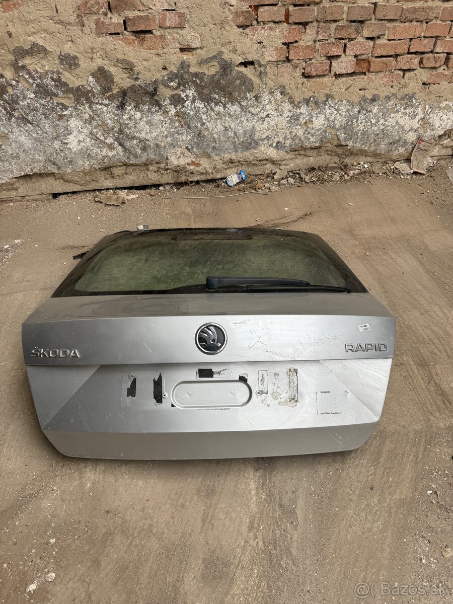 Skoda rapid zadny kufor