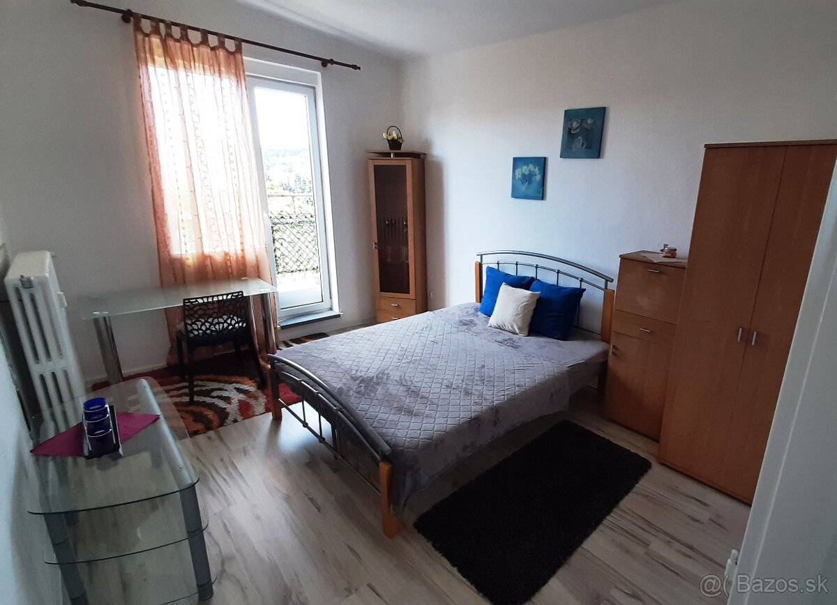 Prenajmem 1-izb. byt s balkónom v centre Nitry