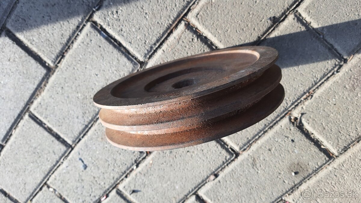 Remenica remeň 2x17mm, priemer 20cm, diera 32mm