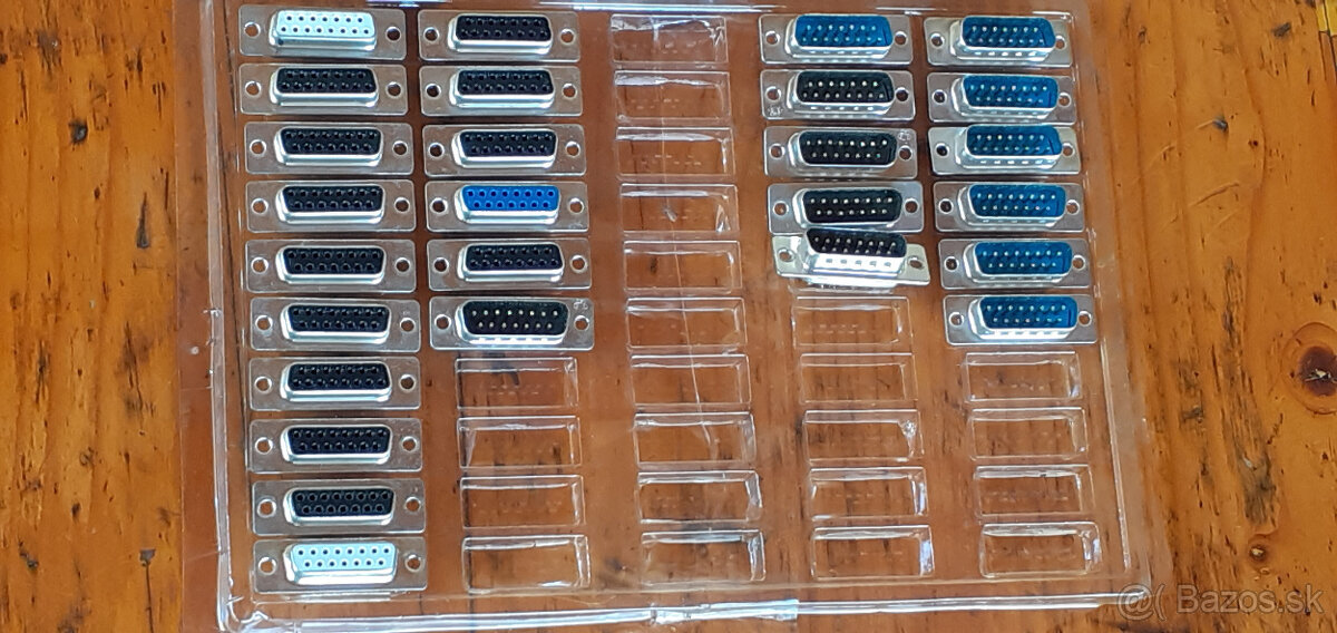 15 pin konektor