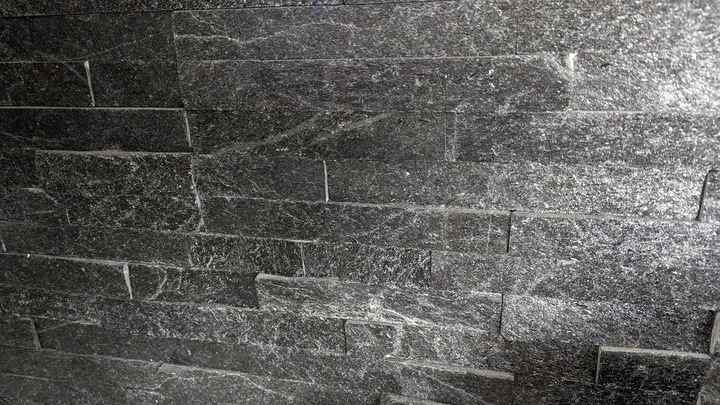 Prírodný obkladový kameň – Čierny kameň kvarcit 60x15 cm 🏡✨