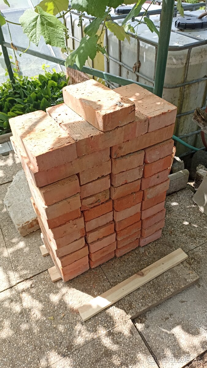 Predám červené tehly