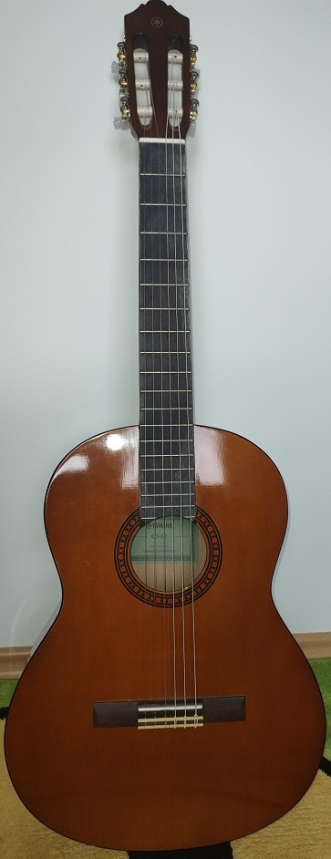 predam klasicku 3/4 gitaru Yamaha CS40