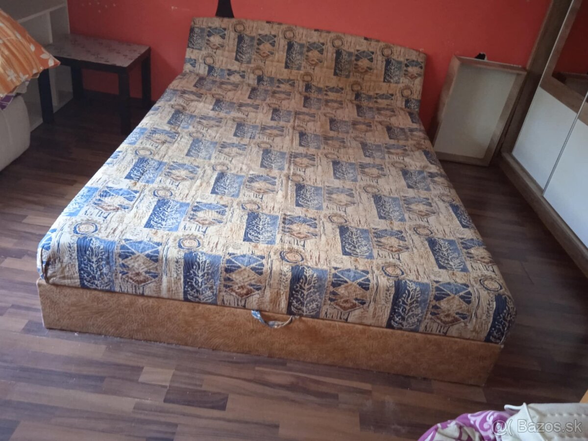 Posteľ veľká