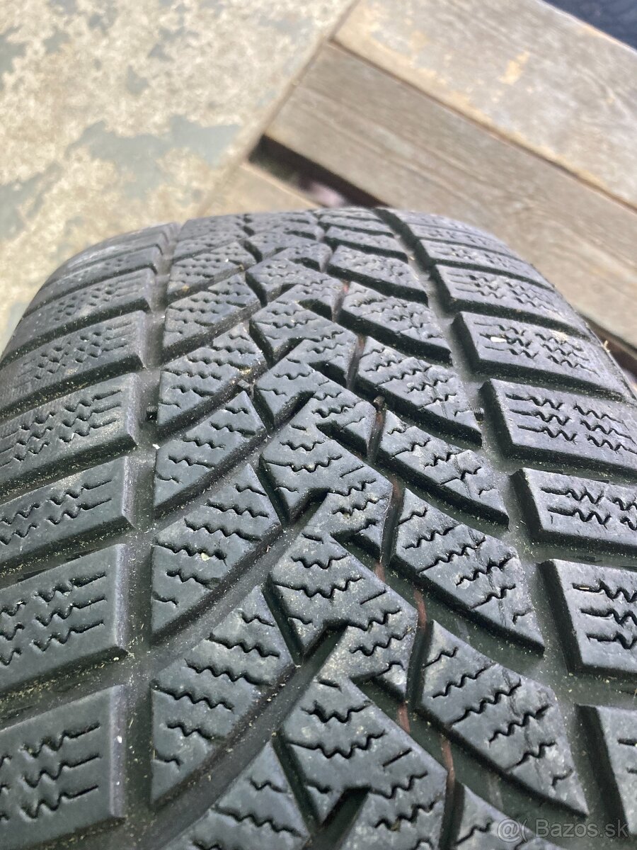 Predám 2ks zimných pneu 205/55 R16