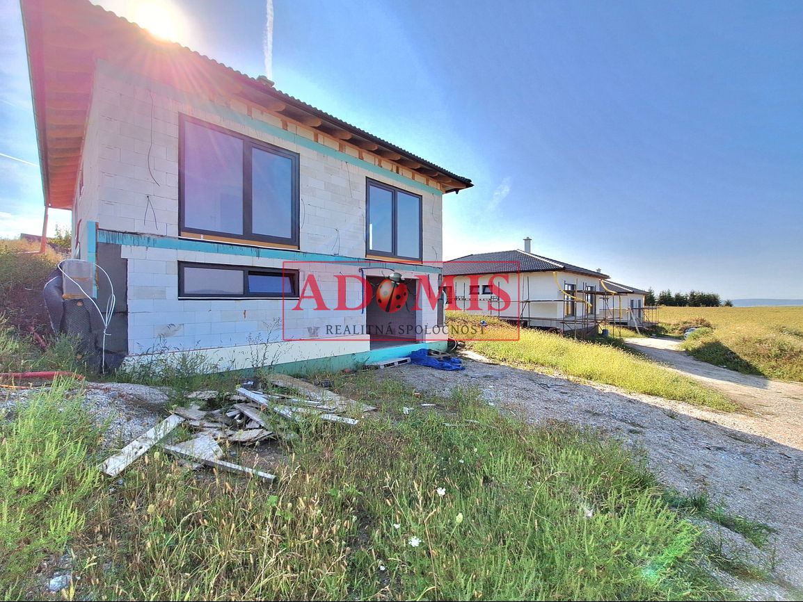 ADOMIS - predám 6-izbová NOVOSTAVBA 206m2,Ortáše 607m2,komor