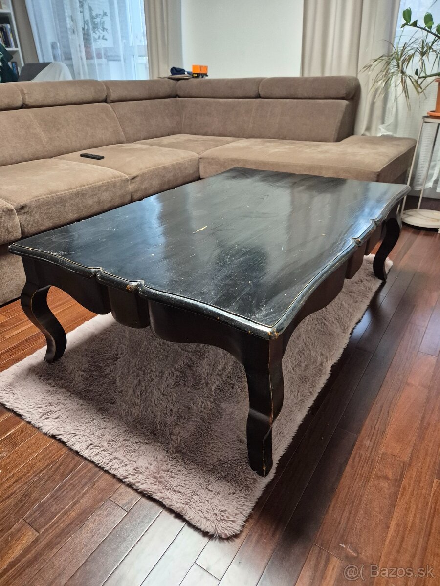Konferencny stolik masiv