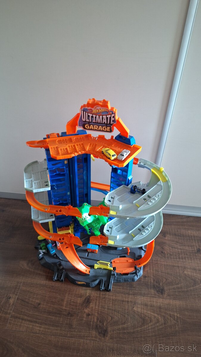 Hot wheels dráha garáž dinosaurus T-rex ultimate
