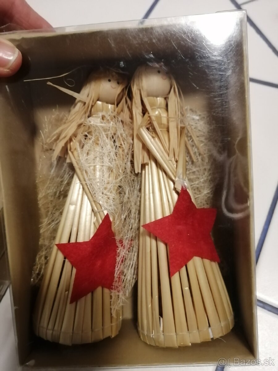 Slameny aniel na vianočné dekoraciu