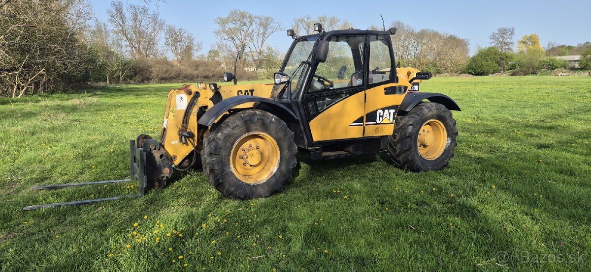 Teleskopický nakladač