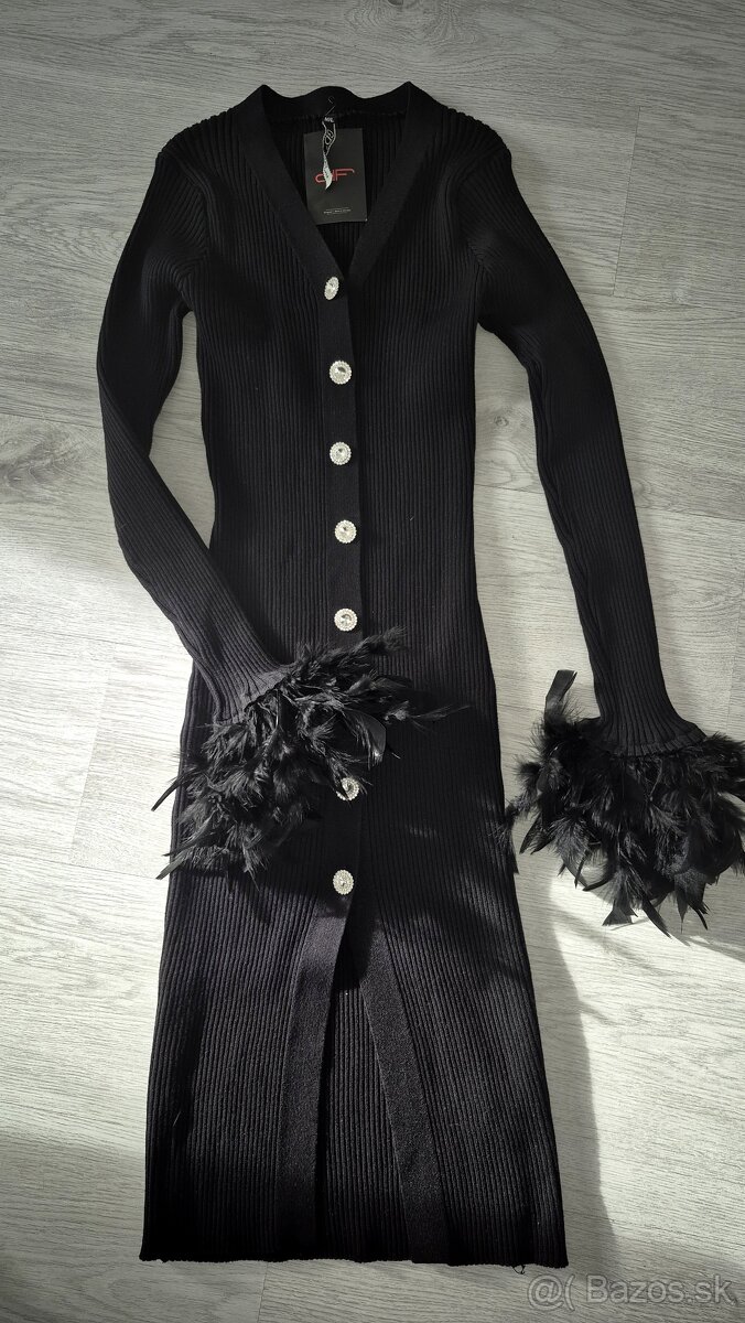 Úpletové šaty s pierkami v.M/L