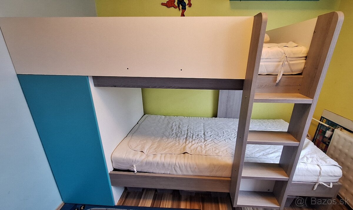 Poschodová posteľ so skriňou