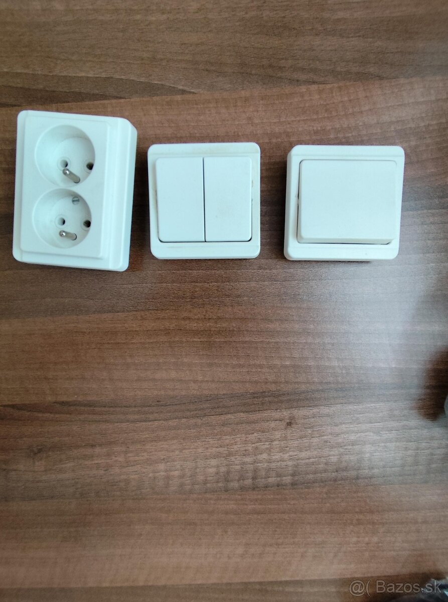 Zásuvky + vypínače