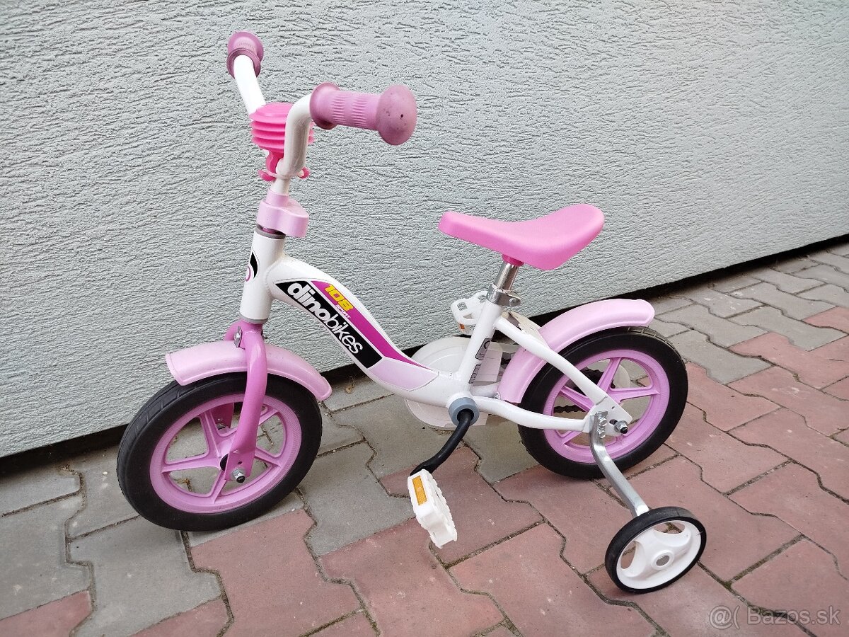 Biely ružový bicykel