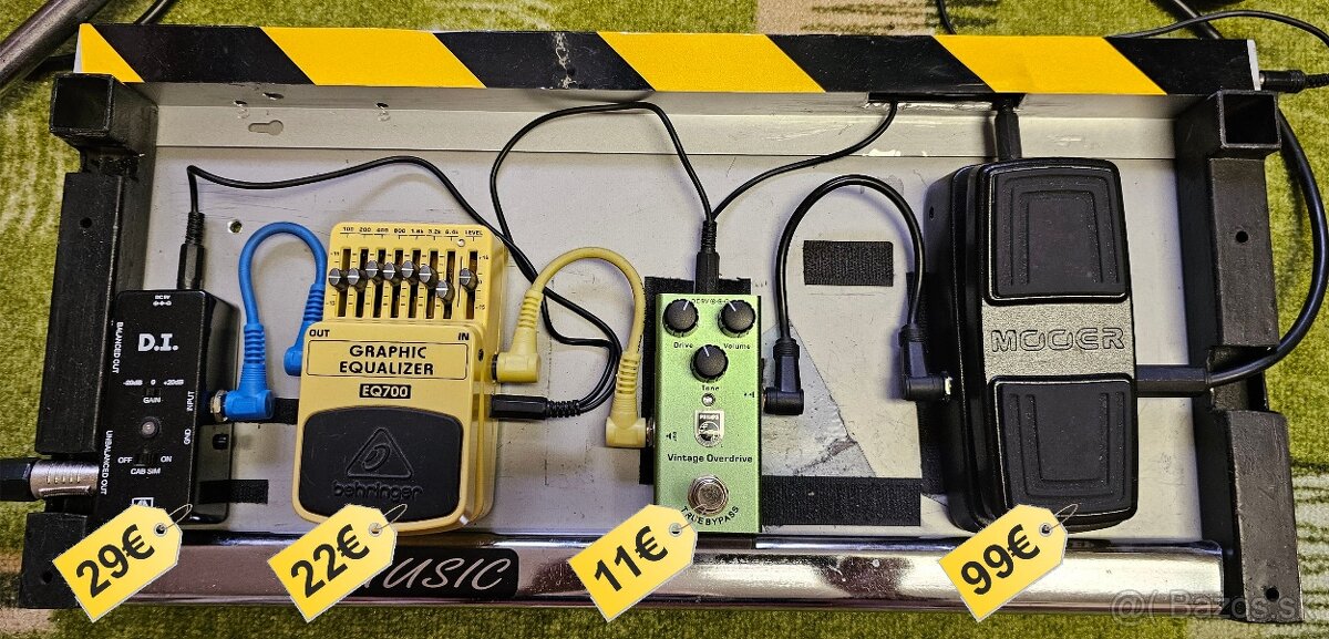 Osadený pedalboard