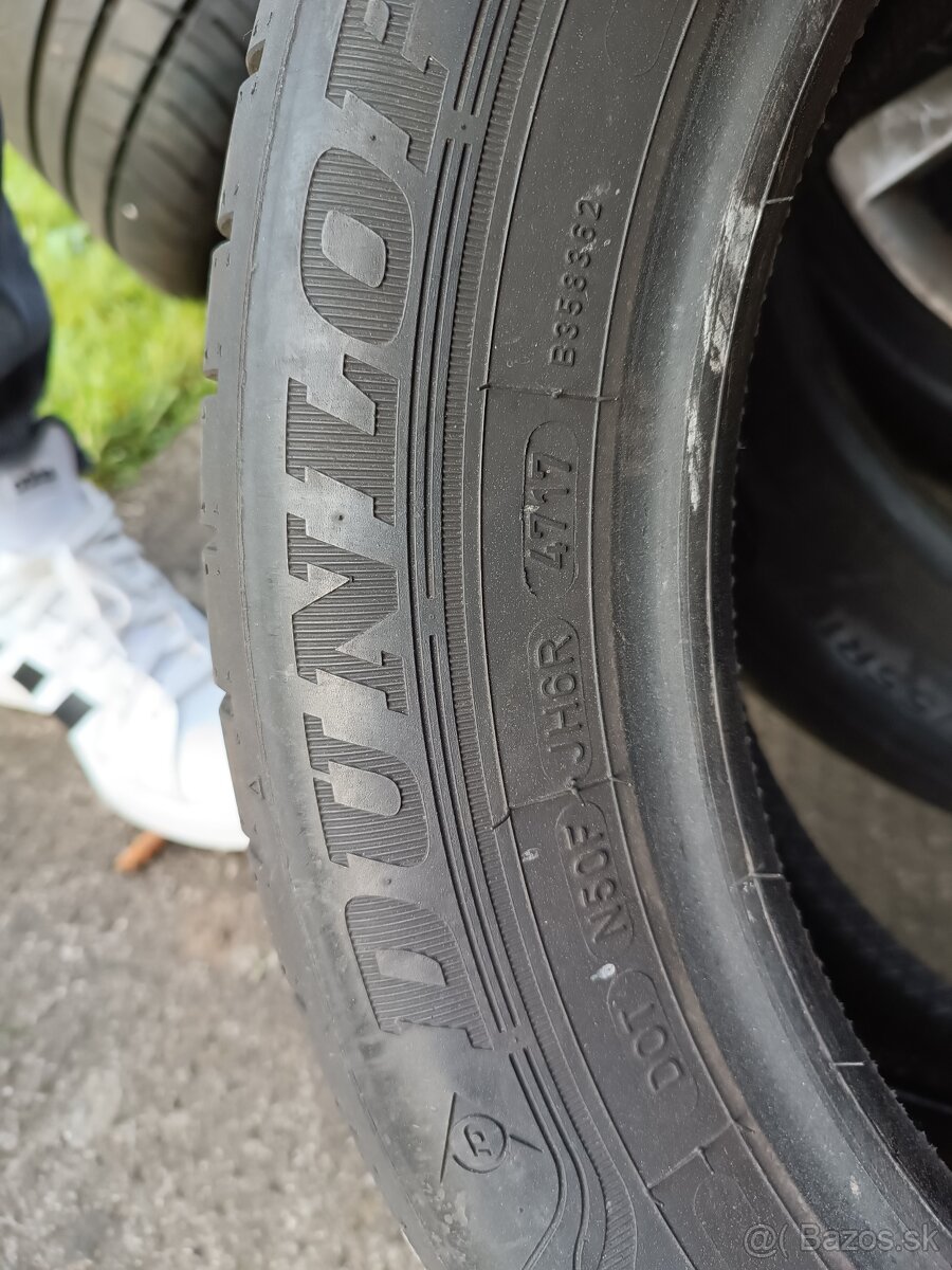 Predam pneu Dunlop 205/55 R16